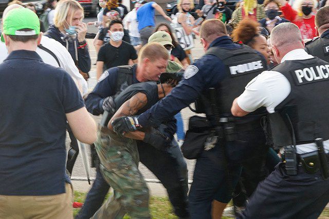 Protester shoots himself in the foot at Florissant protest